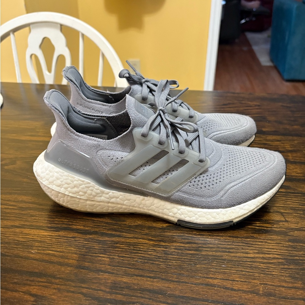 Adidas Women’s Gray Athletic Sneakers
Ultraboost